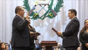 Por fin, Arévalo asume presidencia de Guatemala en lucha anticorrupción
