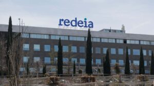 Redeia recibe 3 mejoras de recomendación en enero y se quita de encima el 'vender'