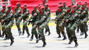 Reportan que dos militares expulsados de la FANB por supuesta traición a la patria serían hermanos de una magistrada del TSJ de Maduro