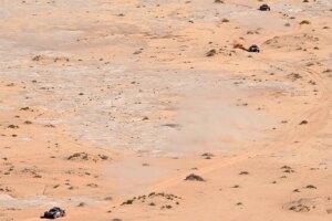Sainz salva el liderato del Dakar a falta de dos jornadas pese a sufrir tres pinchazos