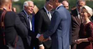 Sánchez apoya la labor de Borrell y reitera que el proceso de dos Estados es la solución para Gaza