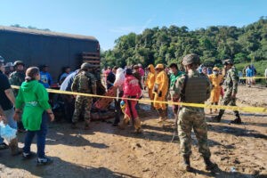 Suben a 23 los muertos por derrumbes en una carretera del Chocó, Colombia