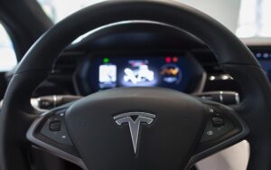 Tesla llama a revisión 199 mil 575 vehículos en EE.UU. por problemas con sus cámaras