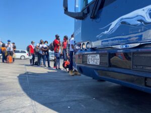 Texas suma más de 100 mil migrantes enviados en autobuses a otros estados