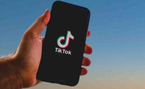 TikTok entra en competencia con YouTube al admitir videos más largos - AlbertoNews