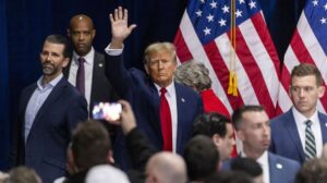 Trump se impone en los caucus de Iowa y confirma su liderazgo entre los republicanos
