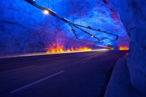 Túnel de Lærdal, la prodigiosa obra de ingeniería que ostenta el título del túnel de carretera más largo del mundo
