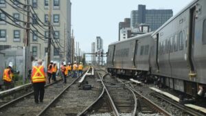 Una veintena de personas resultan heridas leves en un choque de trenes en Nueva York - AlbertoNews