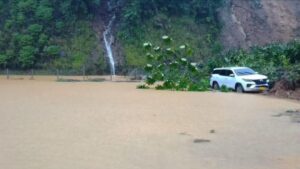 Varias personas atrapadas por derrumbes de tierra en el departamento colombiano del Chocó - AlbertoNews