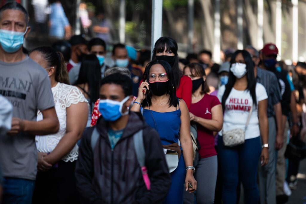 Venezuela, "a ciegas" con el Covid, dengue, influenza y otras infecciones