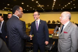 Venezuela y Guyana se comprometen a dialogar "sin amenazas" y discutir Acuerdo de Ginebra