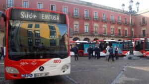 anciana perdió un bolso con miles de euros en un autobús y el chofer se lo devolvió