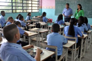 clases en Venezuela se reiniciarán oficialmente el próximo #8Ene