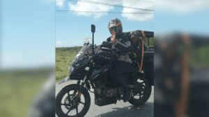 un argentino y su perro recorren Venezuela en motocicleta