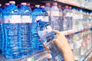 ¿Comprar agua alcalina puede ayudar a prevenir los cálculos renales? No es probable