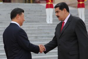 ¿Qué tan viable es que el régimen de Maduro aplique el modelo económico chino para “recuperar” la economía de Venezuela?