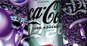 K-Wave, la nueva bebida zero azúcar de edición limitada con la que Coca-Cola se adentra en el universo K-Pop