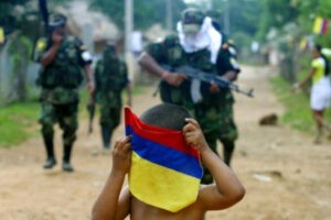 184 menores fueron reclutados por el ELN y disidencias FARC en Colombia en 2023