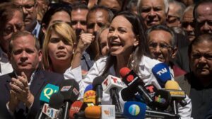4 posibles escenarios para la oposición de Venezuela tras la inhabilitación de su candidata presidencial, María Corina Machado