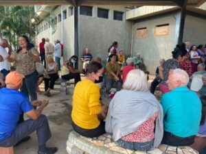 Adultos mayores acuden al Saime por jornada especial de cedulación en Maracaibo