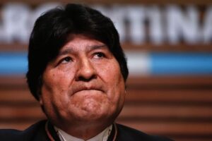 Al expresidente boliviano Evo Morales lo decretaron “persona no grata” en su tierra natal