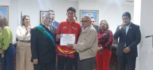 AlcaldÃ­a y Concejo Municipal de Lagunillas reconocen a jÃ³venes en Zulia