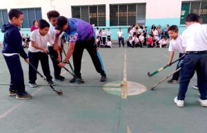 Arranca la Masificación del Hockey Aragüeño en la UENB Felipe Guevara Rojas