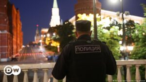 Arrestan en Rusia a ciudadana de EE. UU. acusada de traición – DW – 20/02/2024