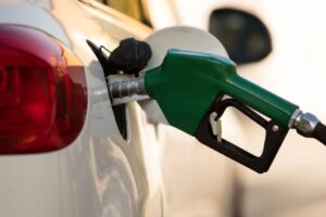 Aumento del precio de la gasolina no frena el contrabando en Venezuela