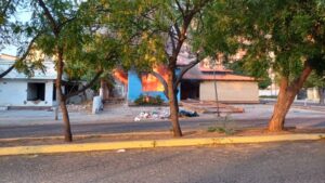 Bomberos controlan incendio de una vivienda abandonada en la avenida 20 con 70 en Maracaibo