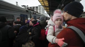 Cerca de 630 000 niÃ±os hacen frente a "necesidades extremas" tras regresar a sus hogares en Ucrania