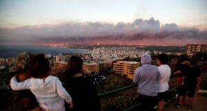 Chile declara estado de excepción por incendios forestales que dejan 10 muertos