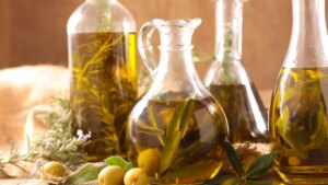 Cómo aromatizar el aceite de oliva y dar un toque extra a todos tus platos