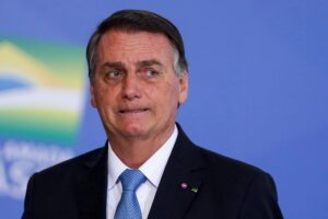 Corte Suprema de Brasil ordena a Bolsonaro entregar su pasaporte en menos de 24 horas