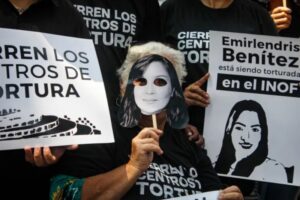 Defensa de Rocío San Miguel afirma que está sometida a un estado de “indefensión e incomunicación”