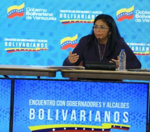Delcy Rodríguez pide que extremistas "más nunca tengan posibilidad de tener un espacio político"