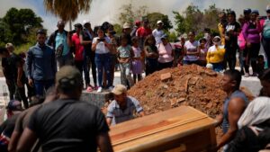 Derrumbe de mina ilegal en Venezuela revela sentimiento de abandono de comunidades rurales