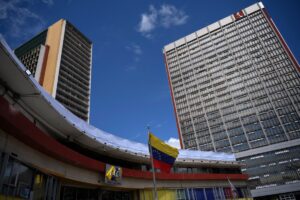 El País: El chavismo muestra su cara más represiva con las elecciones presidenciales en el horizonte