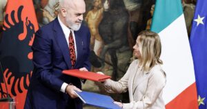El Senado italiano ratifica el acuerdo migratorio entre Italia y Albania