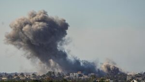 Bombardeo israelí sobre la Franja de Gaza, este domingo.