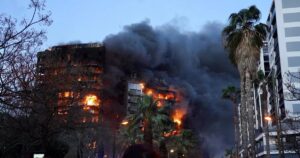 El juzgado eleva a cinco las posibles víctimas mortales en el incendio de Valencia