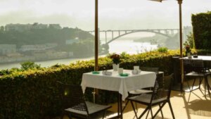 El restaurante recién galardonado con dos Estrellas Michelin en Portugal que bien vale un viaje a Oporto