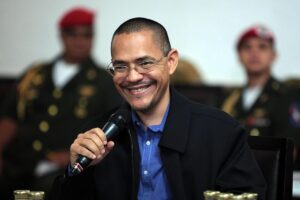 Ernesto Villegas: "Mientras la oposición sea apadrinada de EE .UU. el chavismo será gobierno"