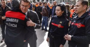 Feijóo agradece a bomberos su trabajo durante el incendio de Valencia: "Toda España ha estado pendiente"