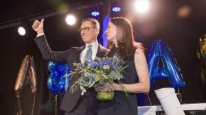 Finlandia apuesta por la continuidad y elige de presidente al conservador Alexander Stubb