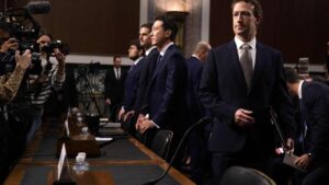 Mark Zuckerberg, director ejecutivo de Meta, comparece ante el Congreso de EEUU junto a los jefes de TikTok, Snap y Discord