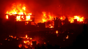 Gran incendio forestal obliga a evacuar comunas en Valparaíso y Viña del Mar (Videos) - AlbertoNews