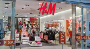 H&M pasa días difíciles por caída en ventas y su CEO renunció al cargo