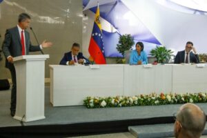 "Industriales serán el primer escudo protector de Venezuela", dijo Delcy Rodríguez