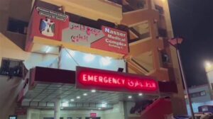 Israel detiene a cien personas en el hospital Nasser, acusadas de "actividad terrorista"